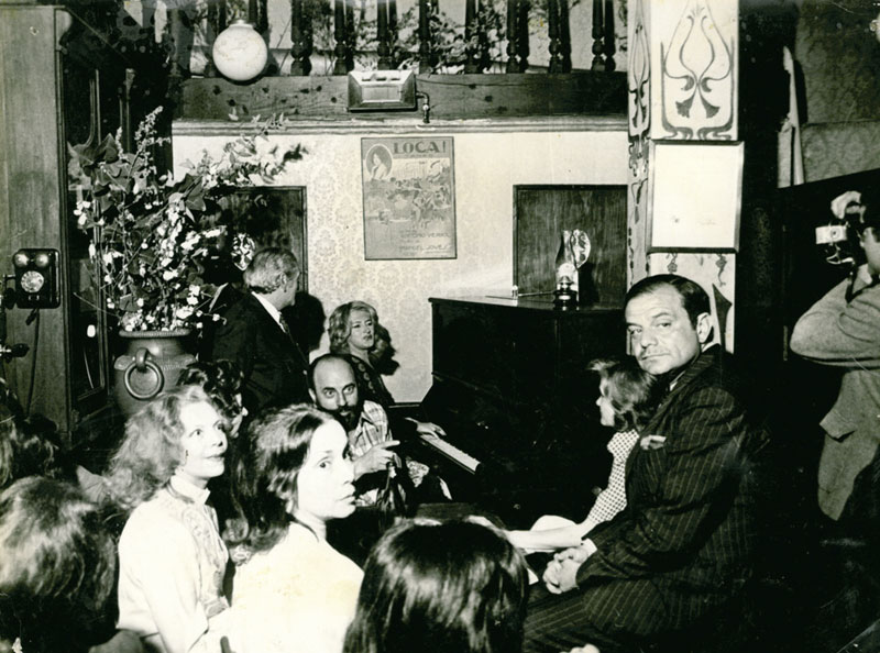 Louis Blue tocado el piano en el Bar Sur